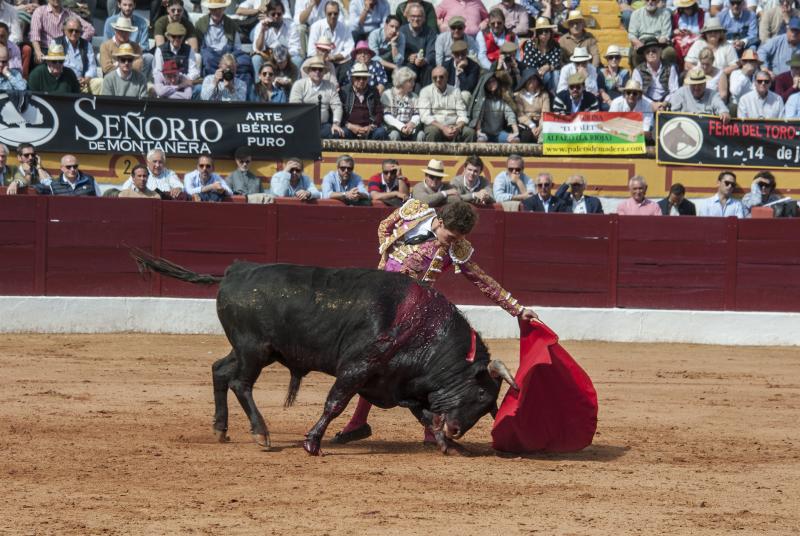 Alarde de torería y valor de Emilio de Justo y Ginés Marín para abrir la puerta grande. 