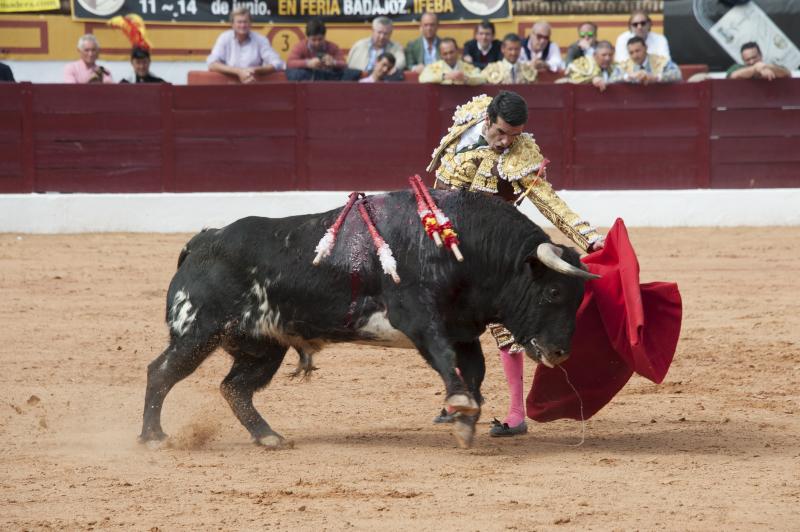 Alarde de torería y valor de Emilio de Justo y Ginés Marín para abrir la puerta grande. 