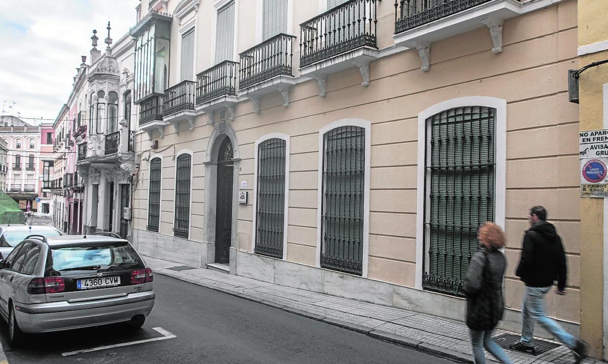 Fachada del Museo de Bellas Artes hacia Meléndez Valdés, cuyo interior se quiere recuperar ahora. 