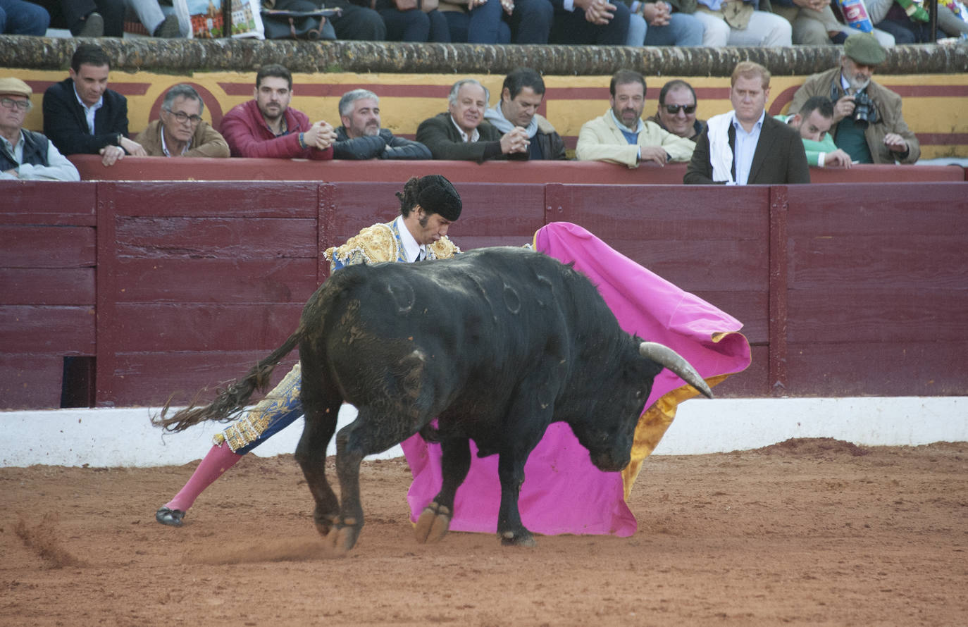 Fotos: Morante, Manzanares y Aguado, en el cuarto festejo de la feria de Olivenza