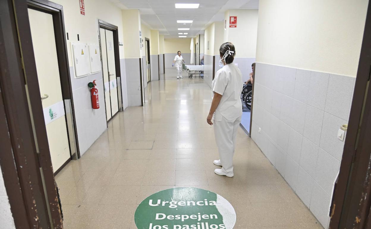 Urgencias del Hospital Universitario de Badajoz, en la tarde de este martes. 