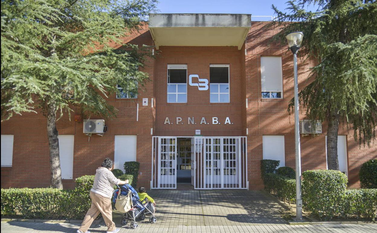 Las instalaciones de Apnaba en Badajoz están cerradas, salvo la residencia. 