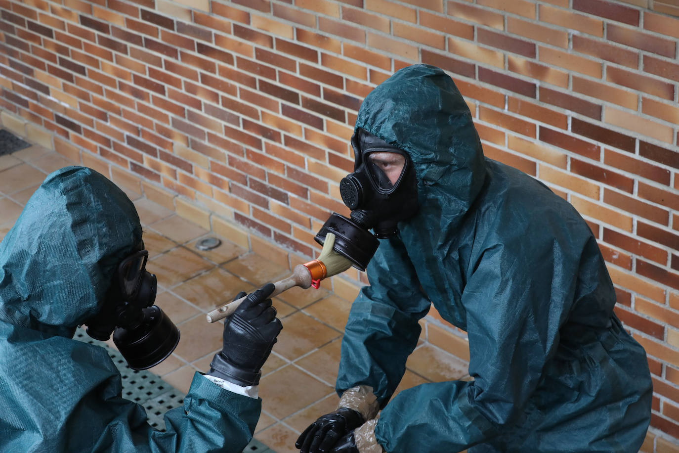 Fotos: La Brigada Extremadura XI desinfecta la residencia de mayores Rosalba de Mérida