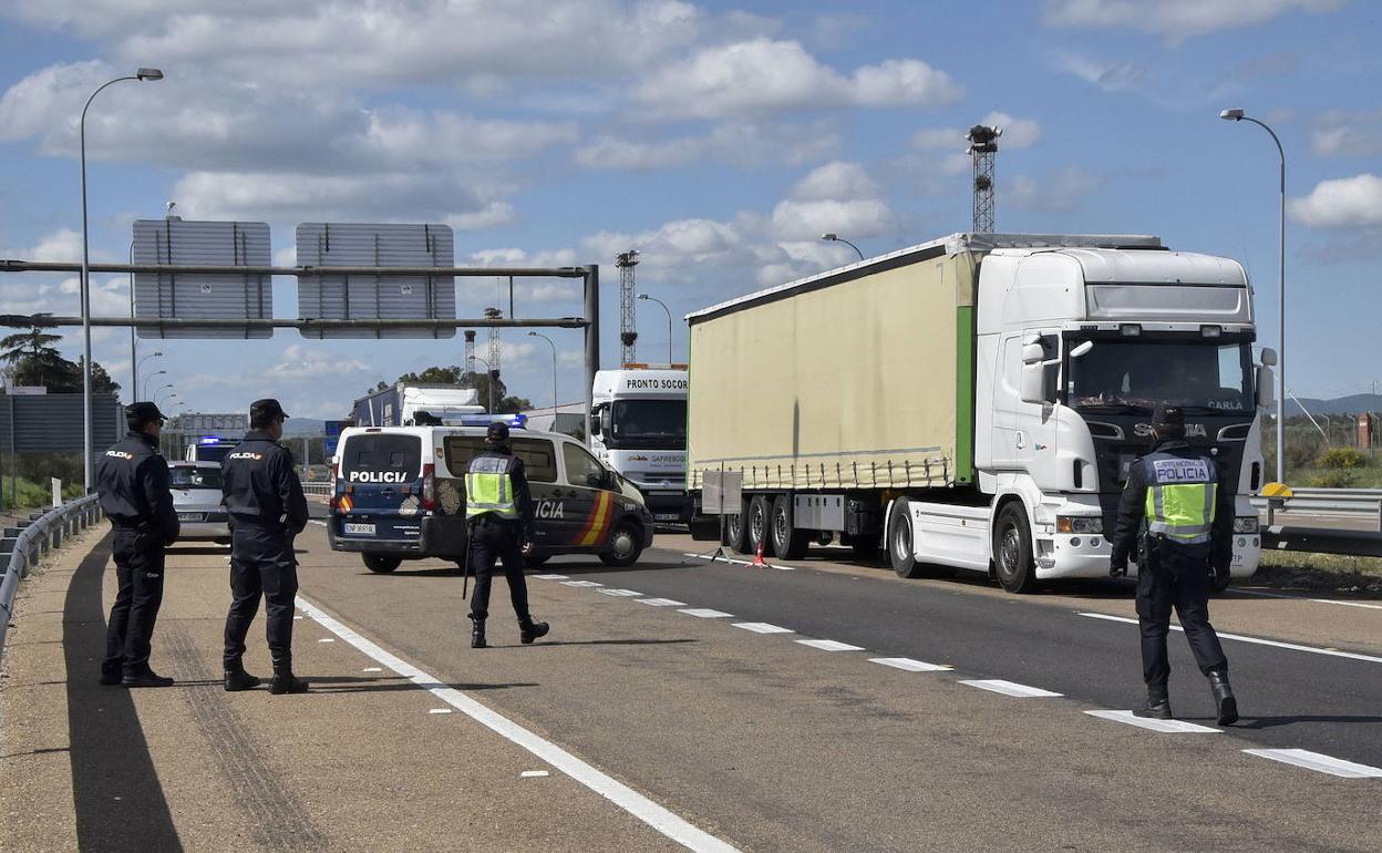 La DGT aclara los 7 únicos motivos por los que se puede coger el coche | Hoy