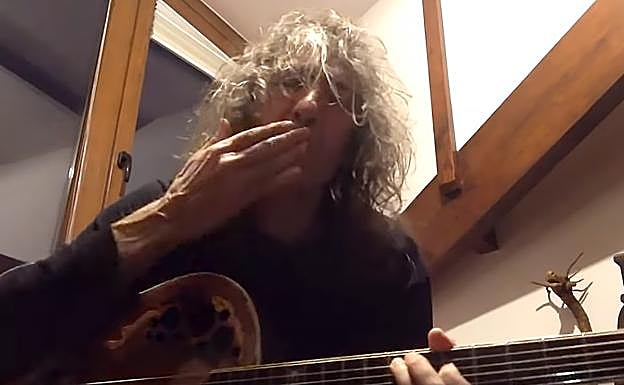 Robe Iniesta lanza 'Yo me quedo aquí contigo' para dar ánimos durante el confinamiento