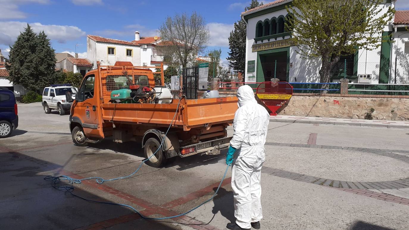 Fotos: Peraleda se vuelca en fabricar y comprar equipos de protección para la protección contra el coronavirus