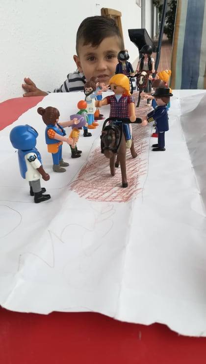 Fotos: Los vecinos de Arroyo celebran el Día de la Luz desde casa