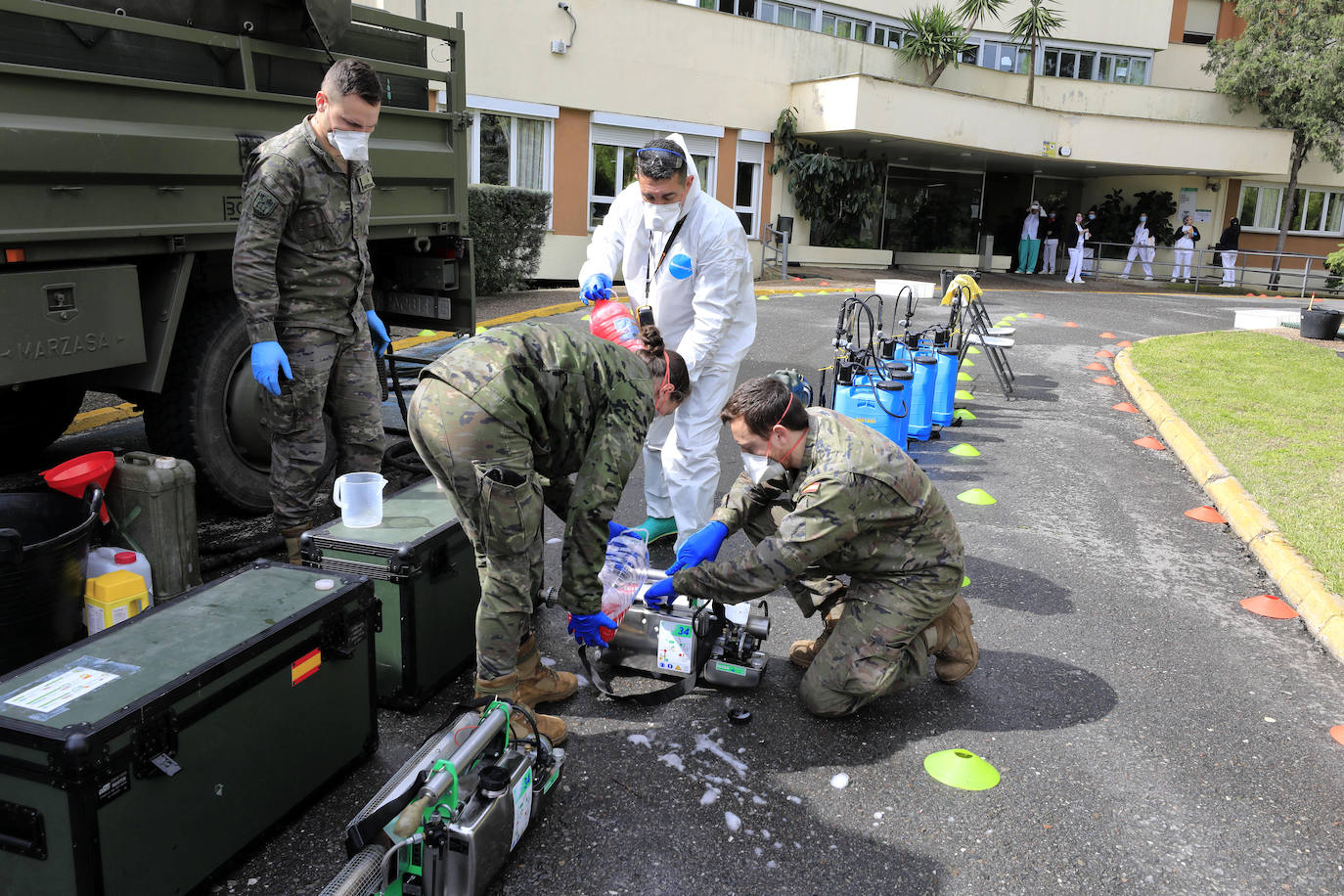 El Ejército vuelve a desinfectar la Residencia Asistida de Cáceres