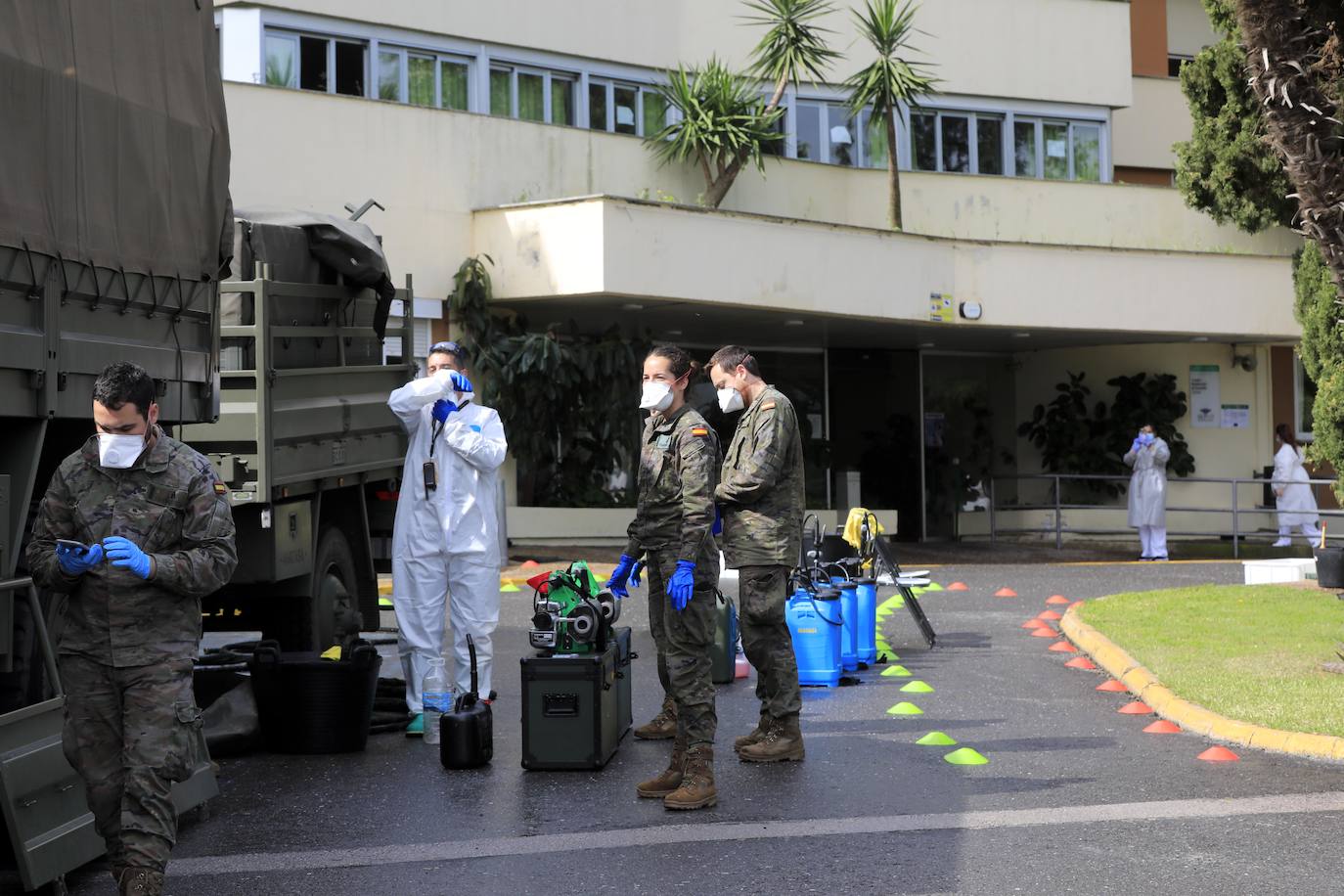 El Ejército vuelve a desinfectar la Residencia Asistida de Cáceres