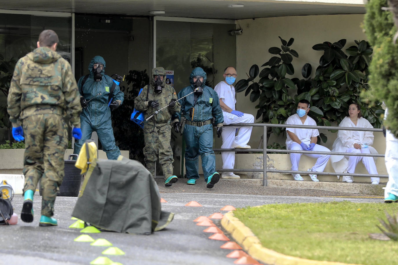 El Ejército vuelve a desinfectar la Residencia Asistida de Cáceres