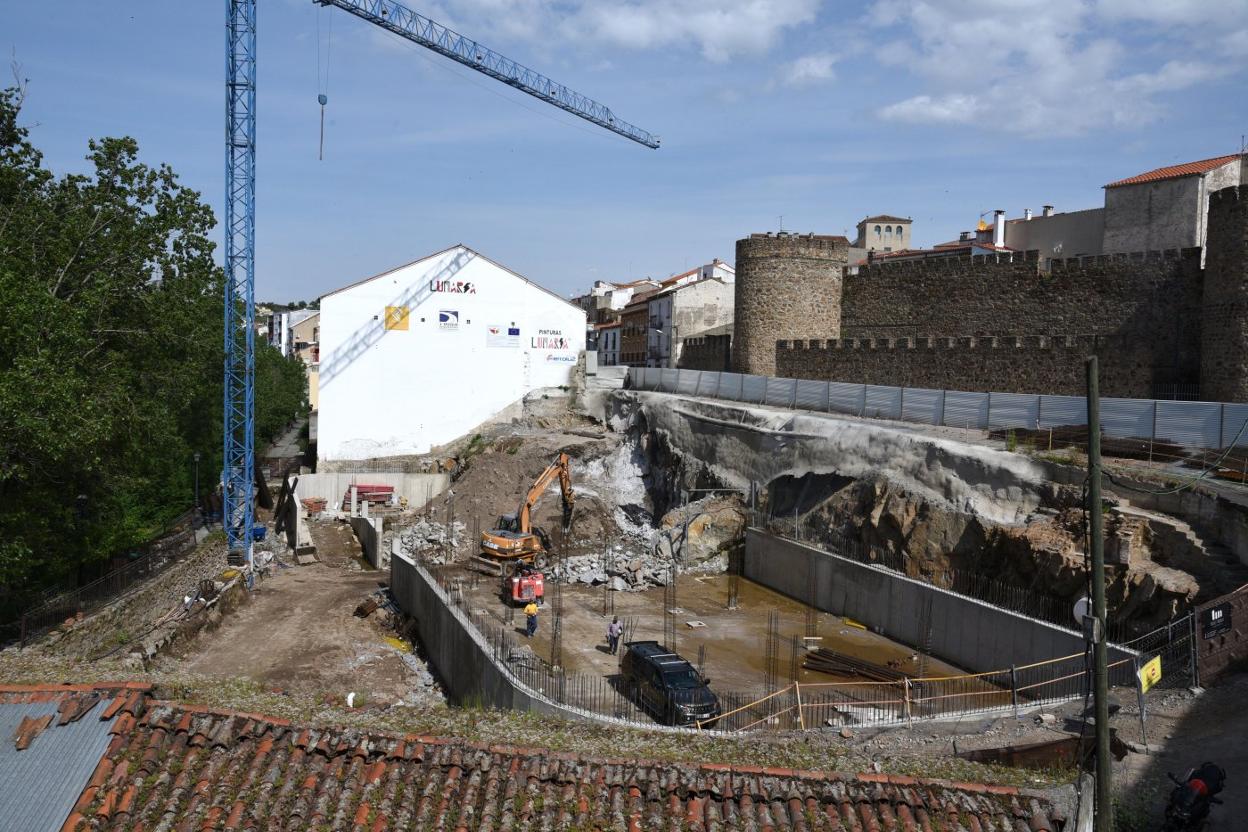 La obra del parking de Eulogio González ya se ha reiniciado. 