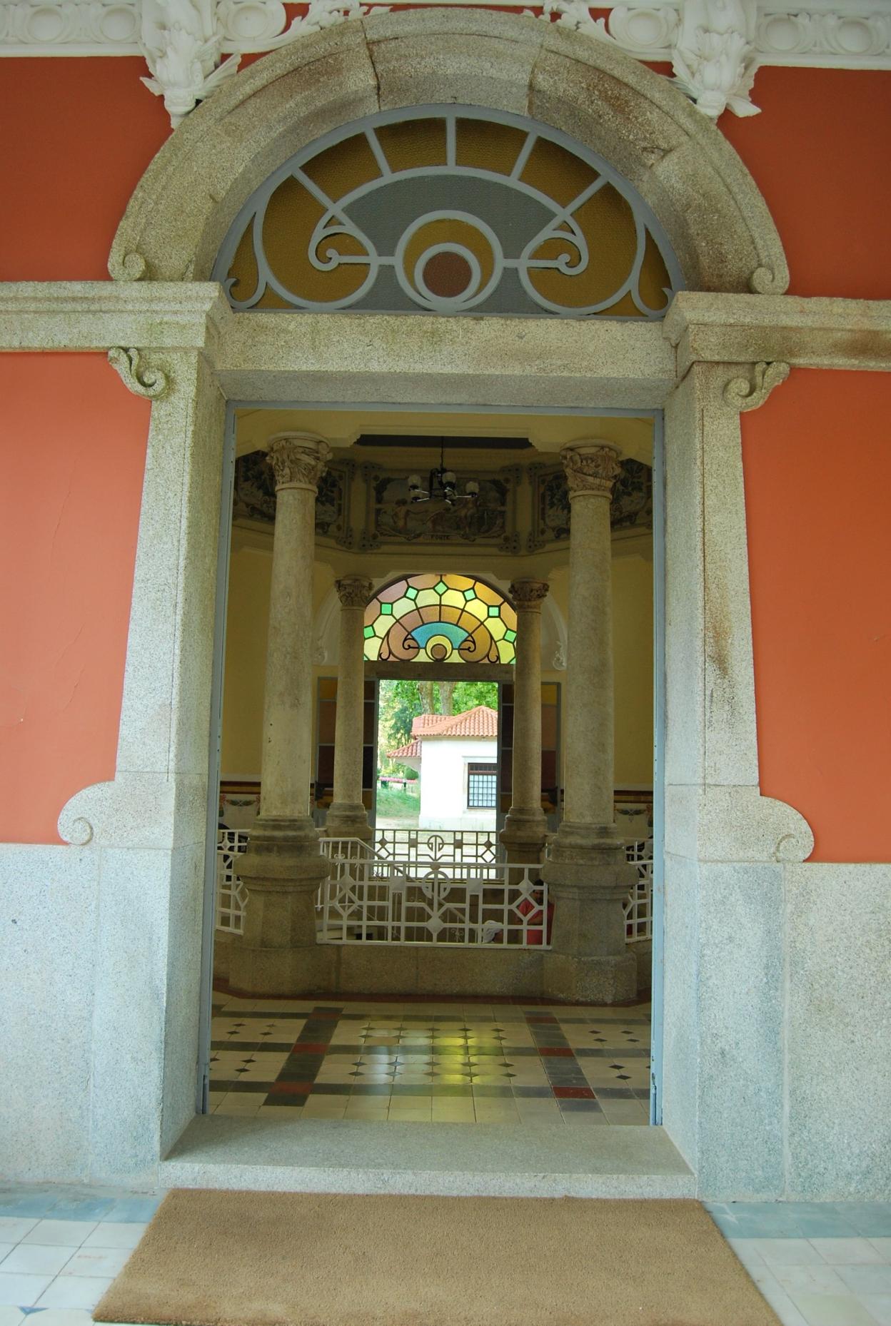 Balneario de Vidago, una etapa de la EN2 portuguesa. 