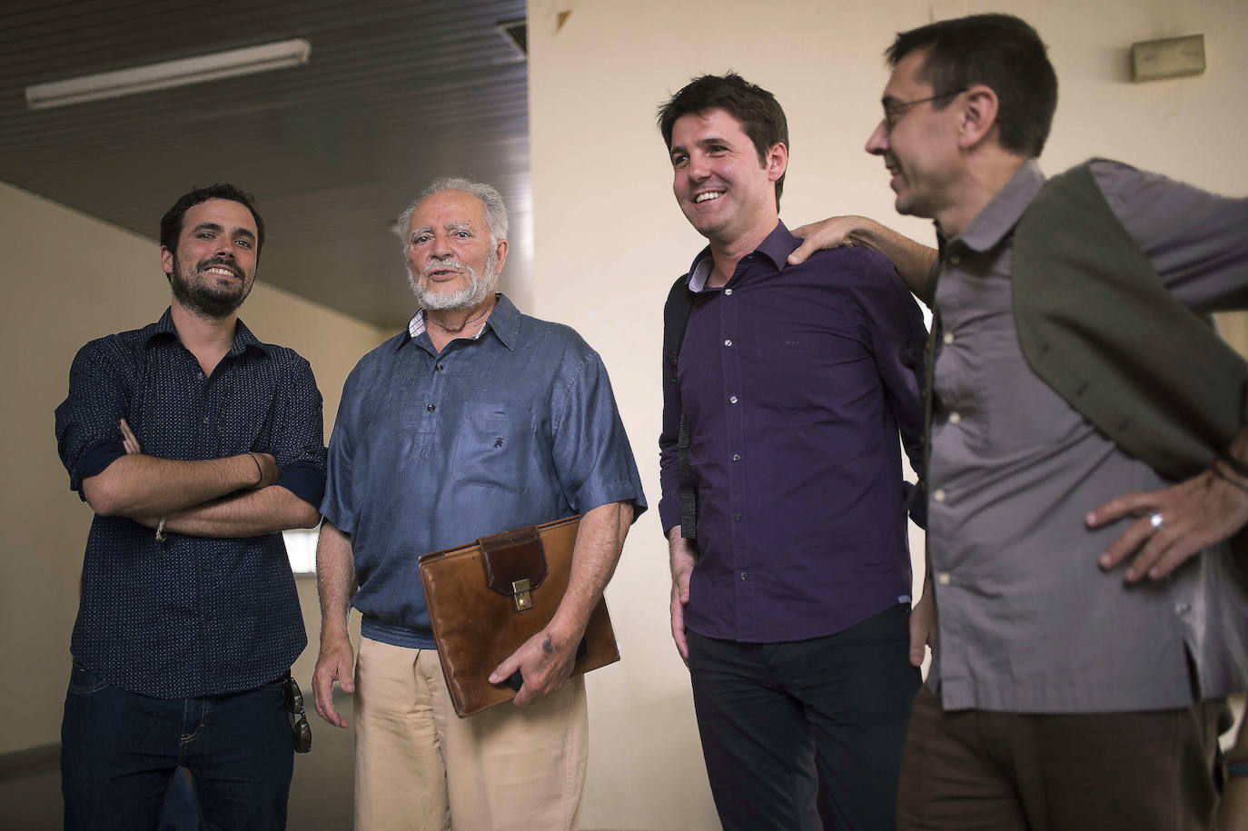 Julio Anguita, junto a Jesús Cintora, Alberto Garzón y Juan Carlos Monedero, en un acto en Córdoba en 2015.