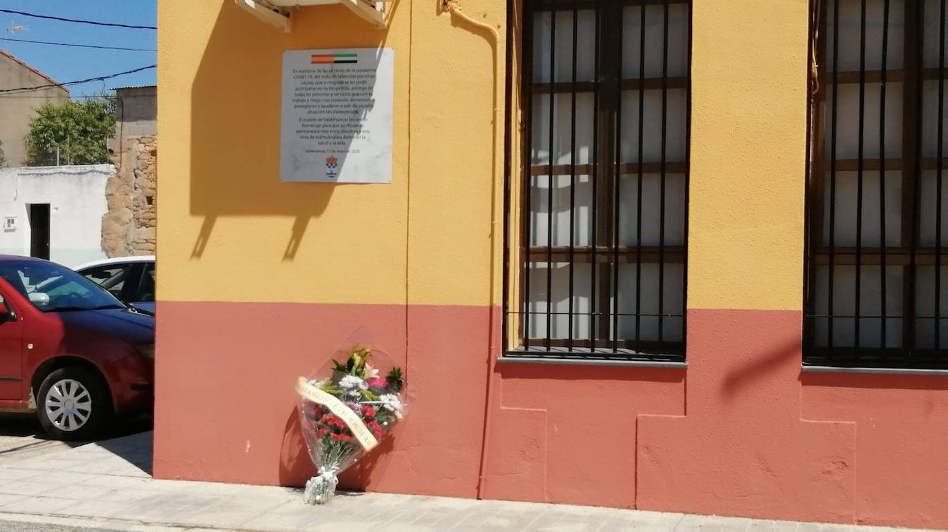 Fotos: Valdehúncar homenajea a las víctimas del COVID-19