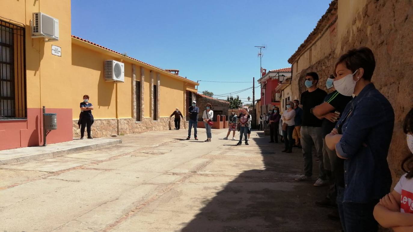 Fotos: Valdehúncar homenajea a las víctimas del COVID-19