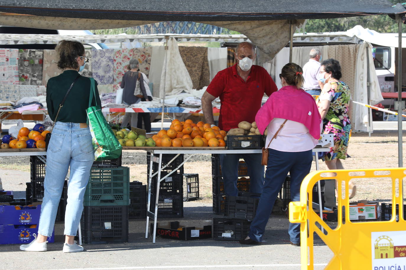 Fotos: Vuelve el mercadillo de Mérida