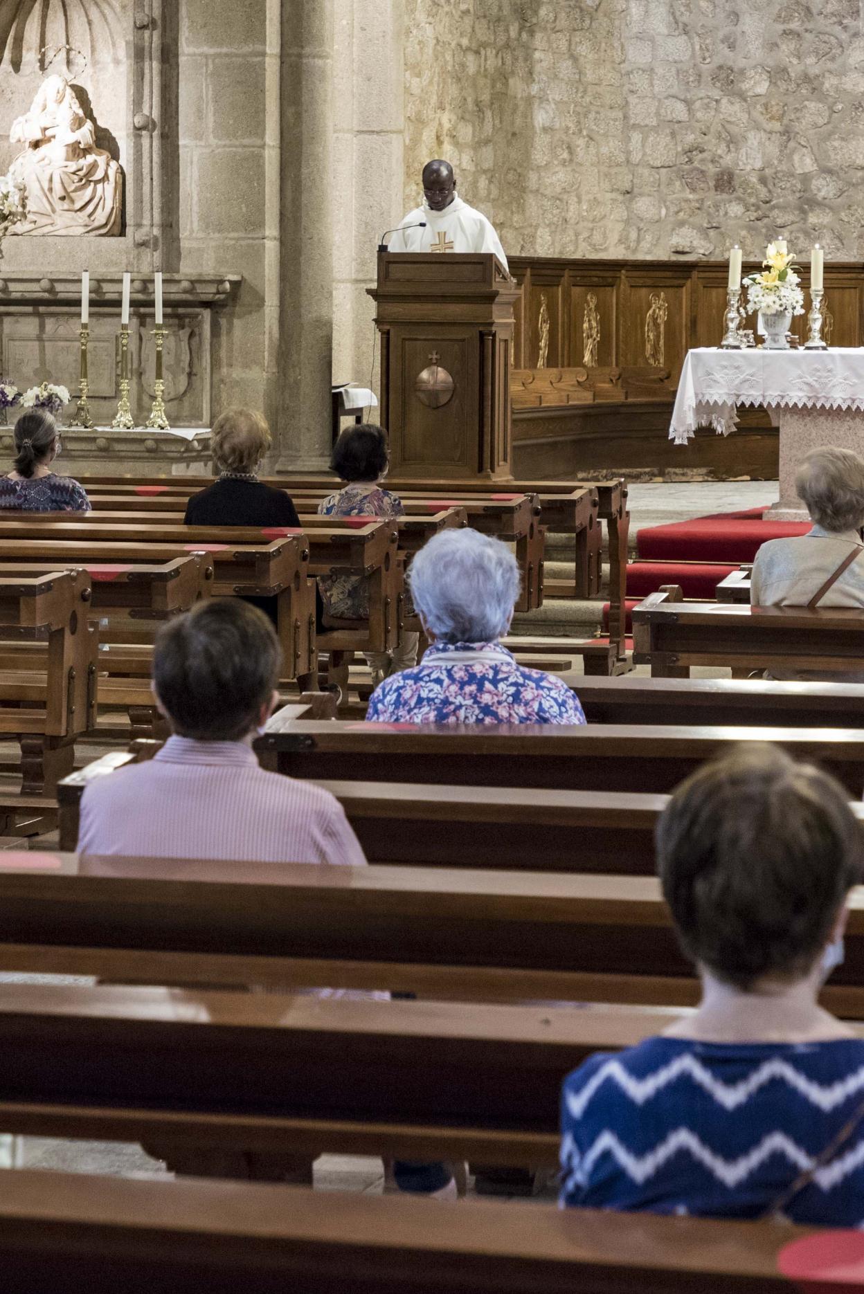 Misa en la tarde de ayer en la parroquia de El Salvador. 
