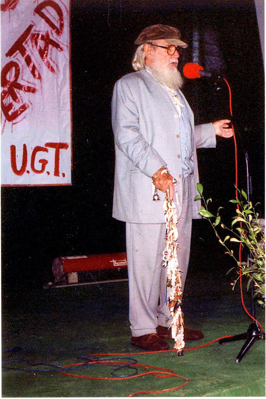 Cuando recibió el premio Tierra y Libertad en 1999.