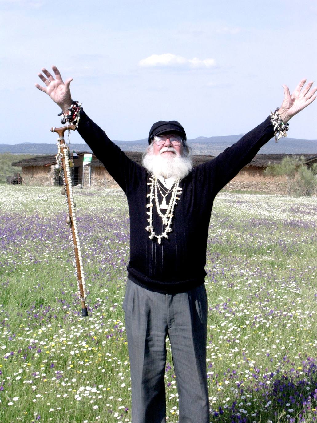 Héctor Gallo feliz en el año 2006 en 'su' pueblo Aldeacentenera.