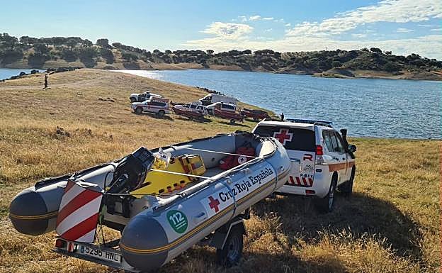 Imagen principal - Buceadores especializados se unen a la búsqueda de Rosalía Cáceres, desaparecida en Bohonal de Ibor