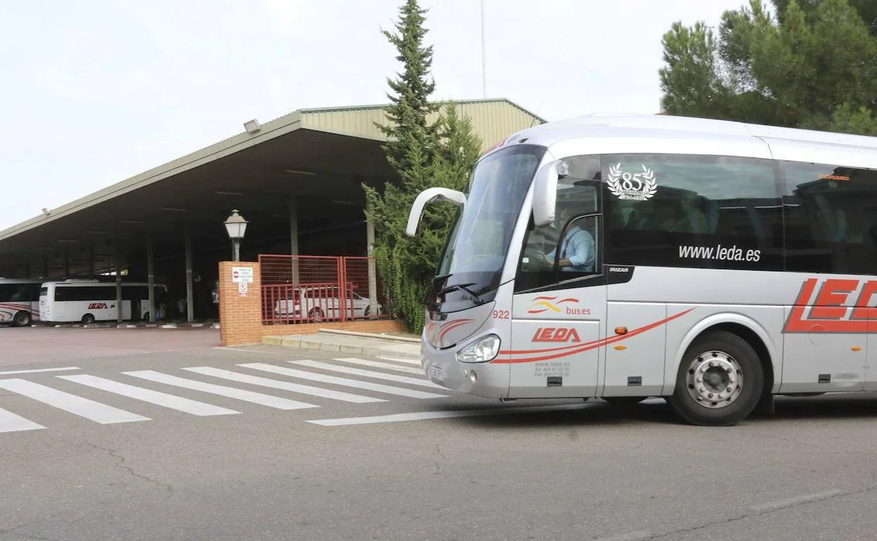 Transportes estudia que los autobuses bajo demanda sigan tras el estado de alarma