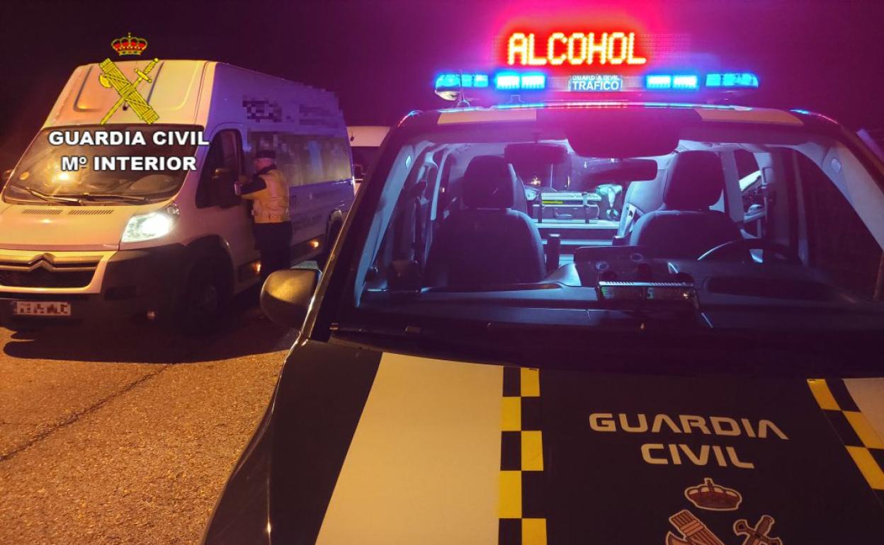 Seis investigados tras ser sorprendidos ebrios al volante en vías de la provincia cacereña
