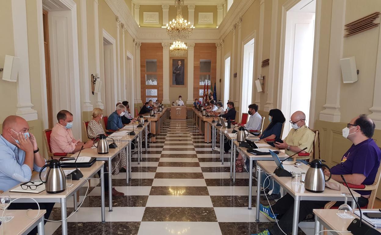 Pleno celebrado este jueves en el Ayuntamiento de Cáceres. 