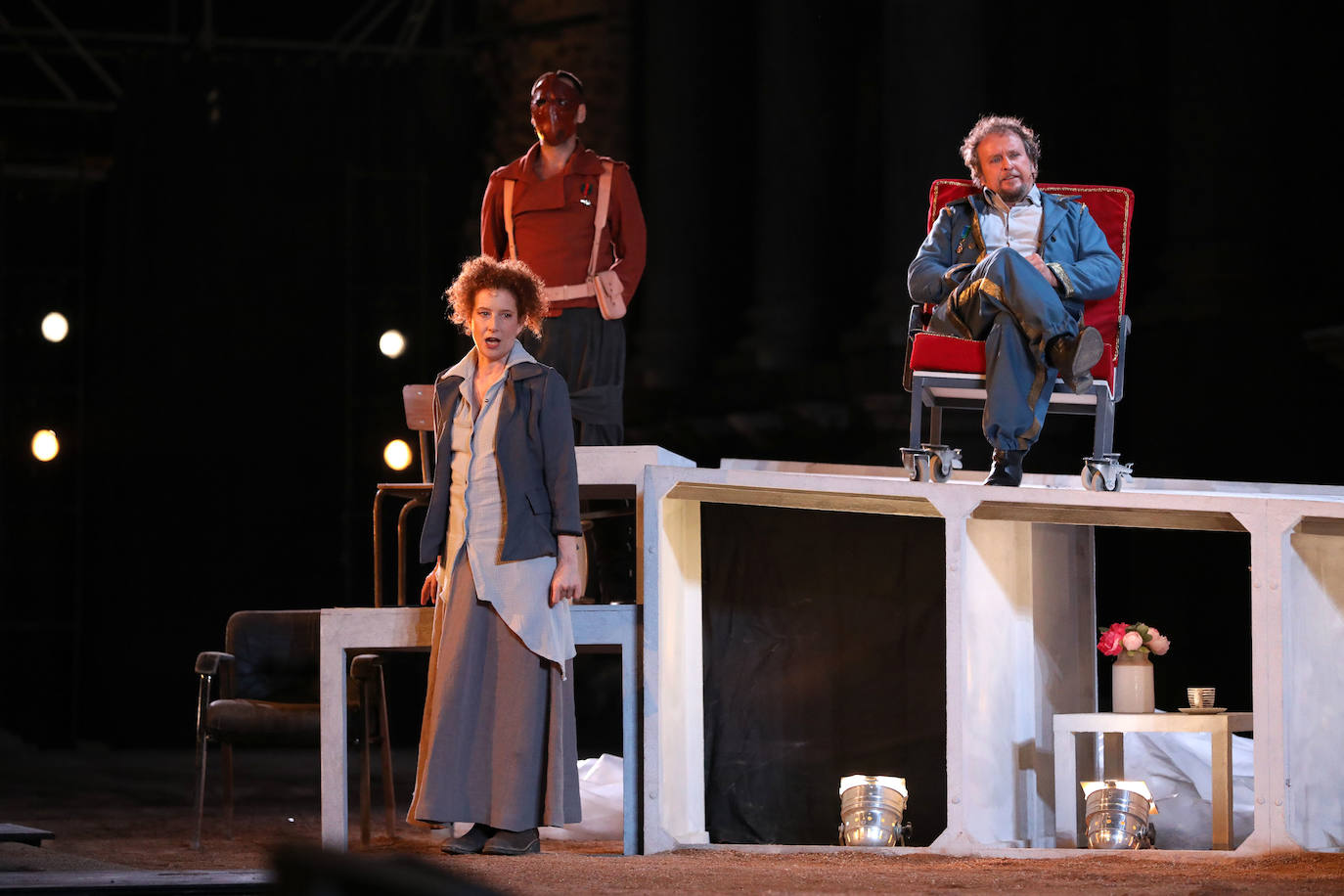 El montaje del mexicano David Gaitán busca actualizar al máximo la tragedia griega a lo largo de una hora y cuarenta y cinco minutos de duración