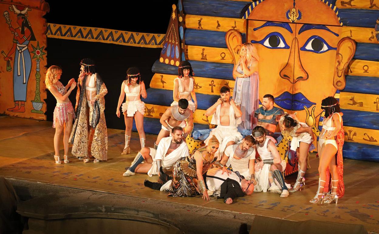 Momento de la obra 'La Corte del Faraón' en Medellín.