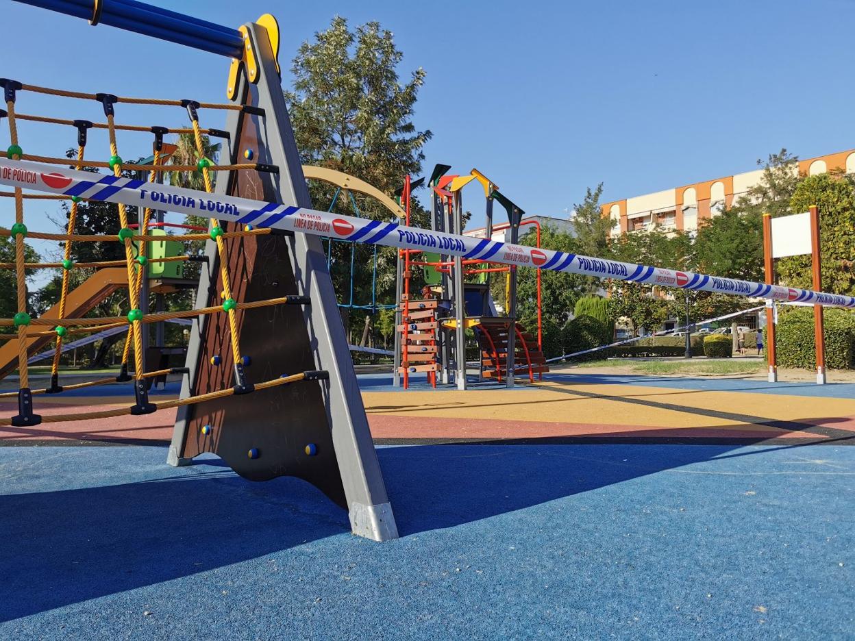 En Don Benito se han clausurado los parques. Ayer notificó 19 positivos más. 