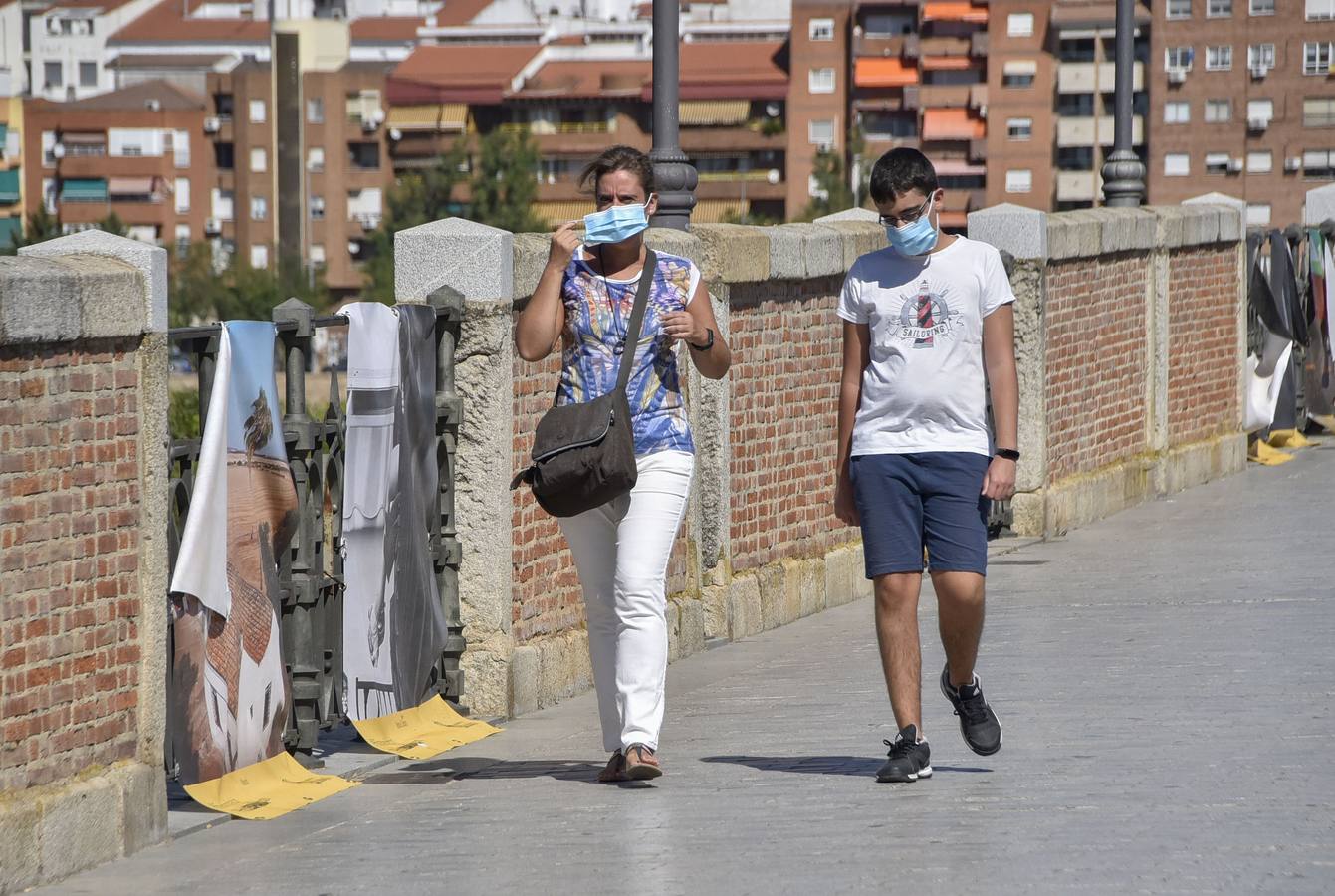 Mal estado de la exposición de PHotoEspaña en el Puente de Palmas