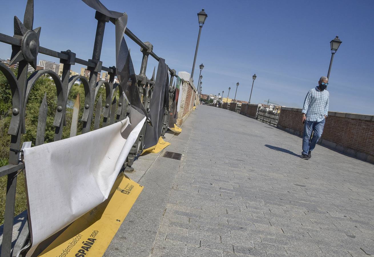 Mal estado de la exposición de PHotoEspaña en el Puente de Palmas