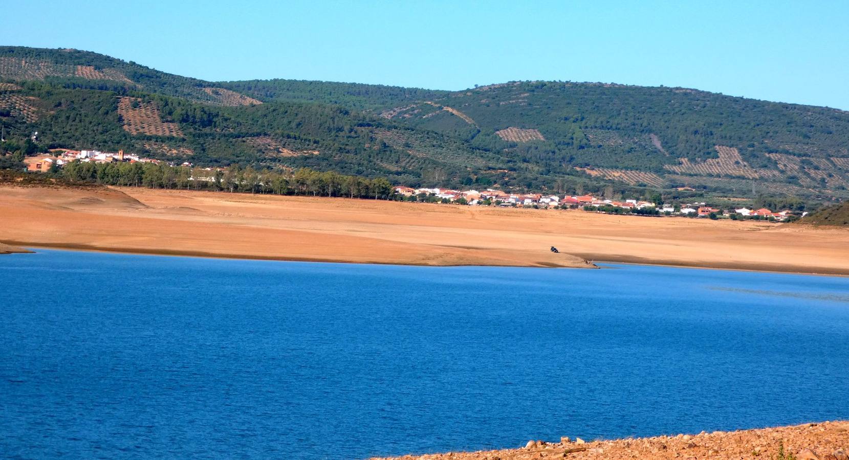 Vista general del pantano de Cíjara