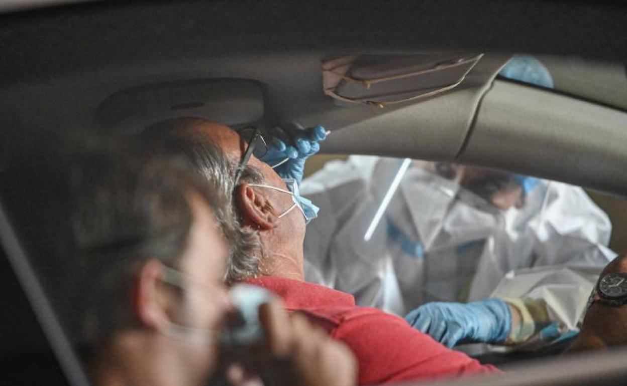 Pruebas en el complejo Universitario de Badajoz, ayer. 