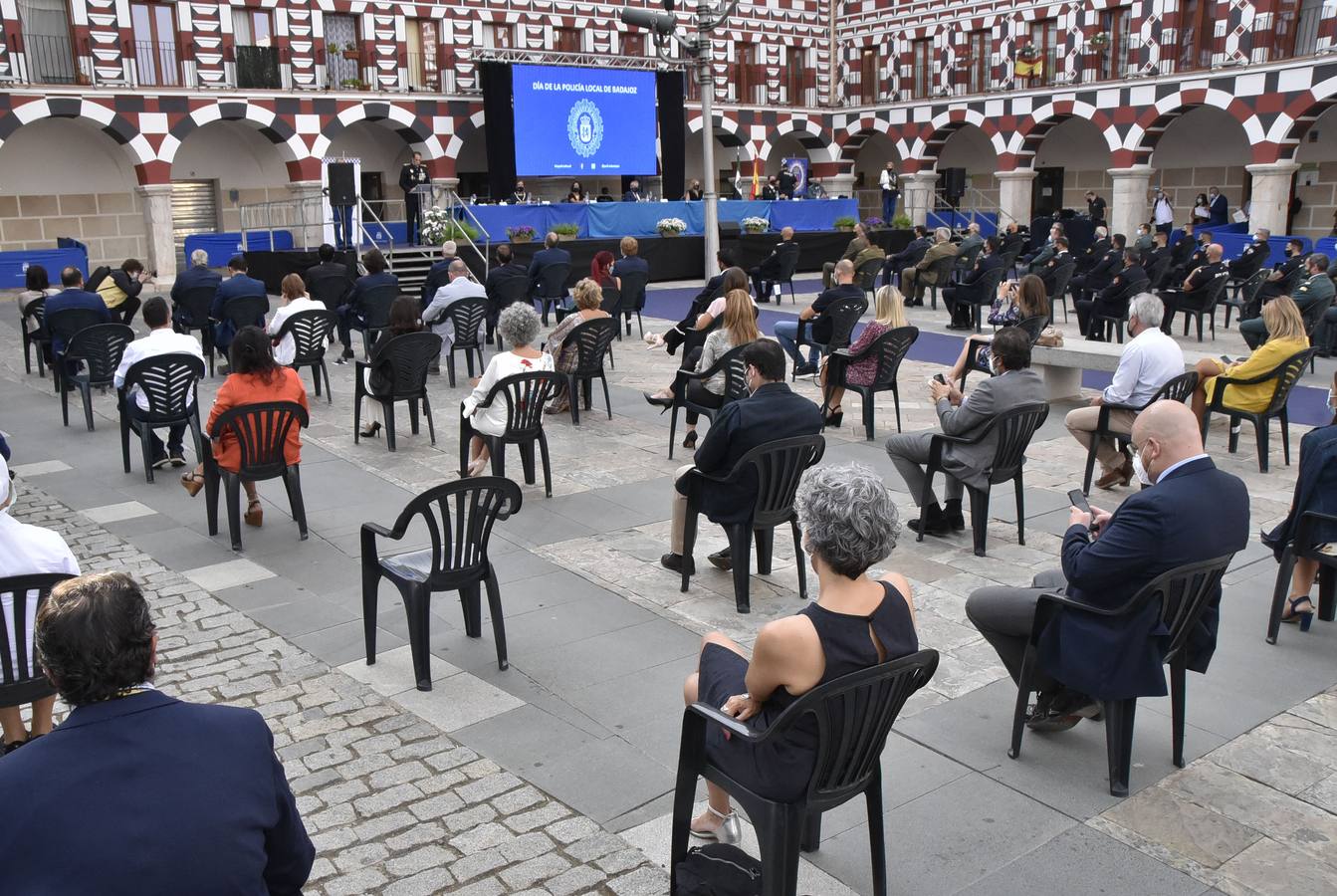 La Policía de Badajoz celebra su día con más de un centenar reconocimientos