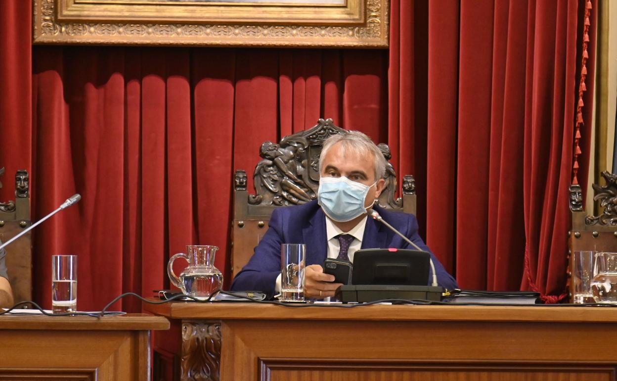 El alcalde de Badajoz respalda las medidas adoptadas por la Junta