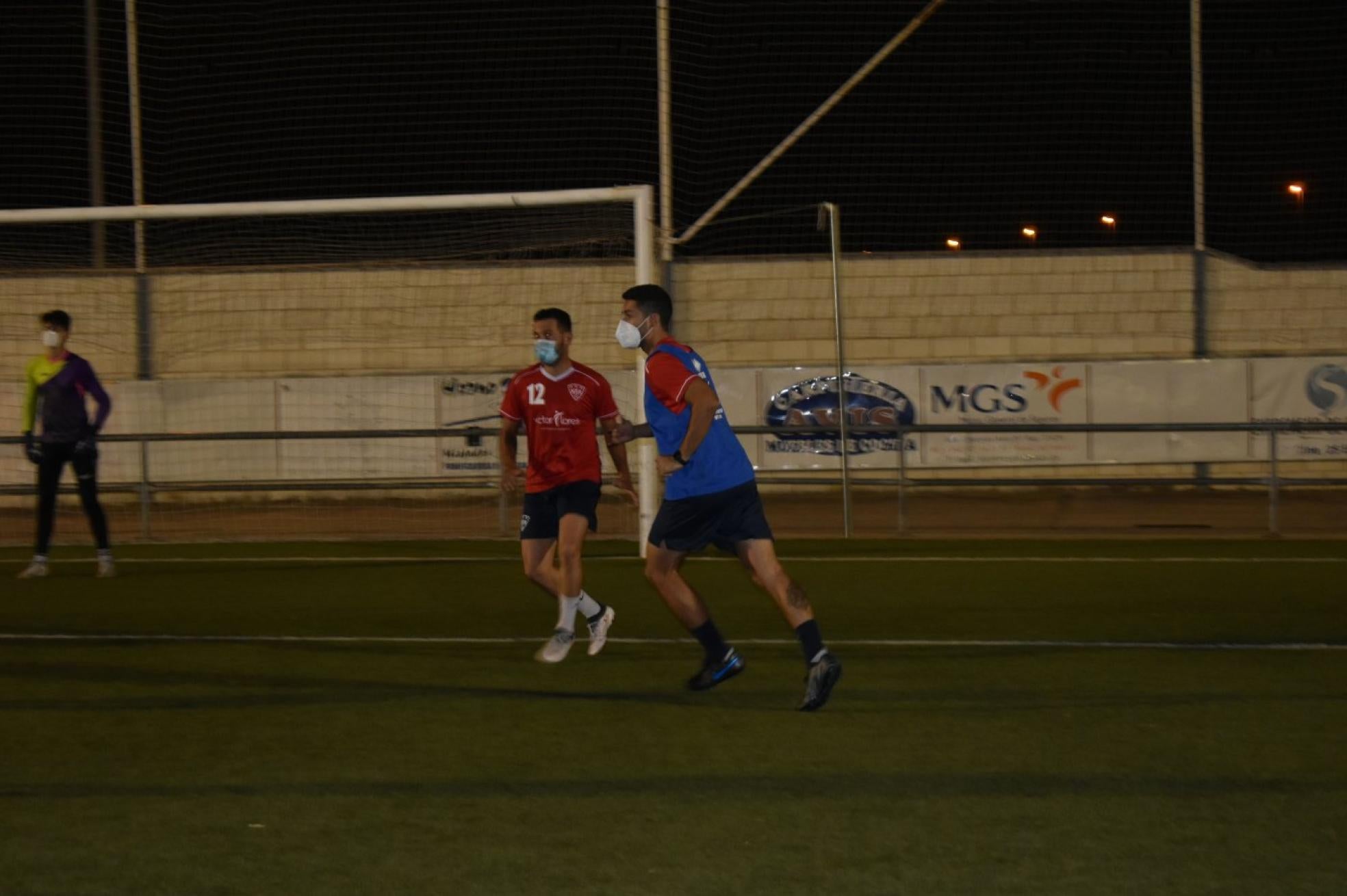 Álex Jiménez, en el entrenamiento de ayer del Miajadas. 