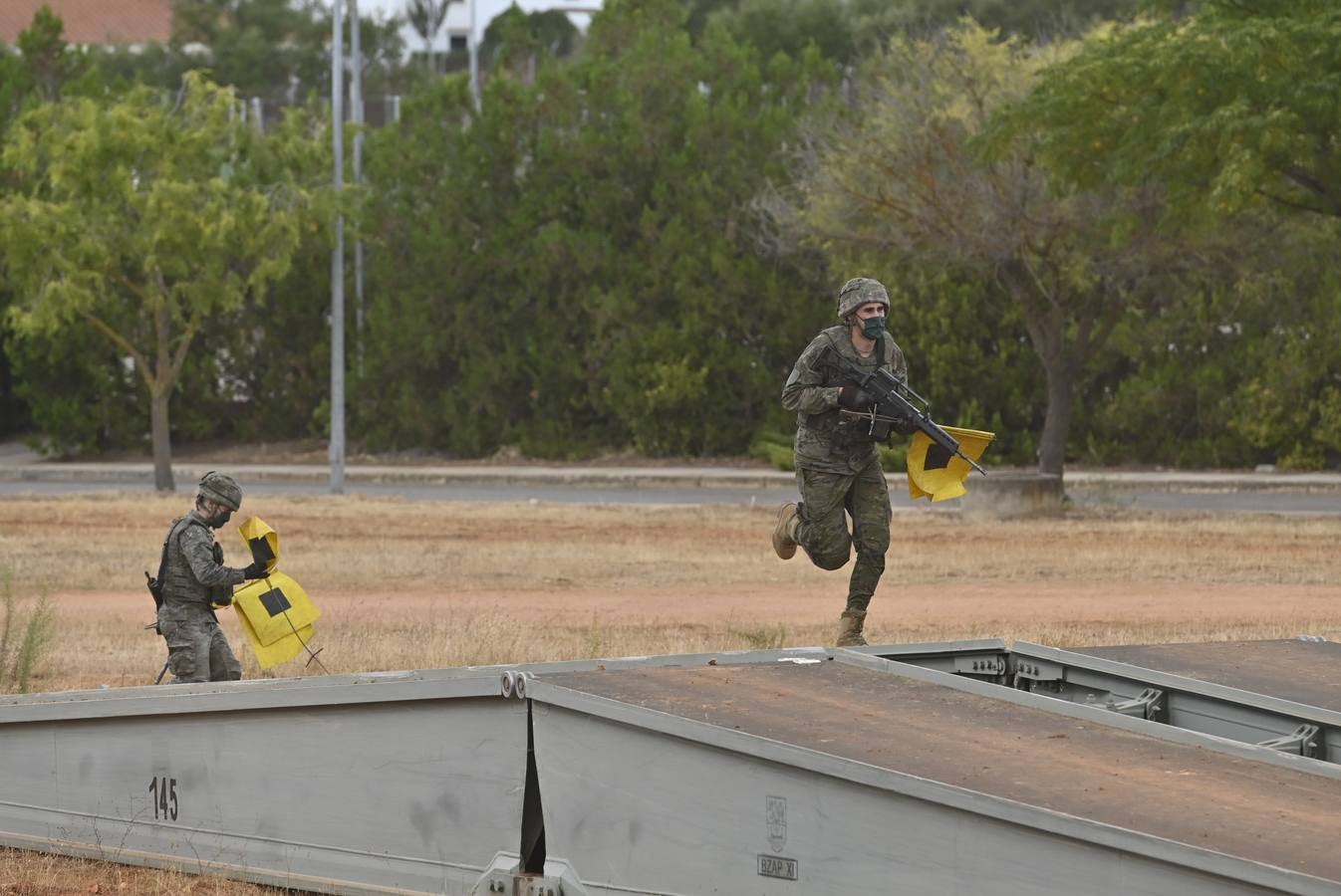 Militares en la base General Menacho