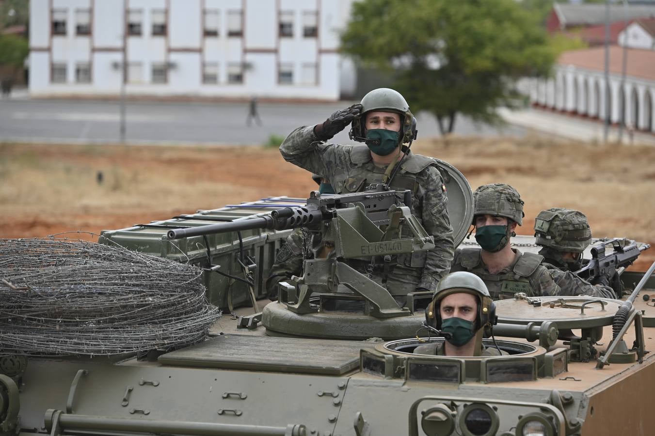 Militares en la base General Menacho