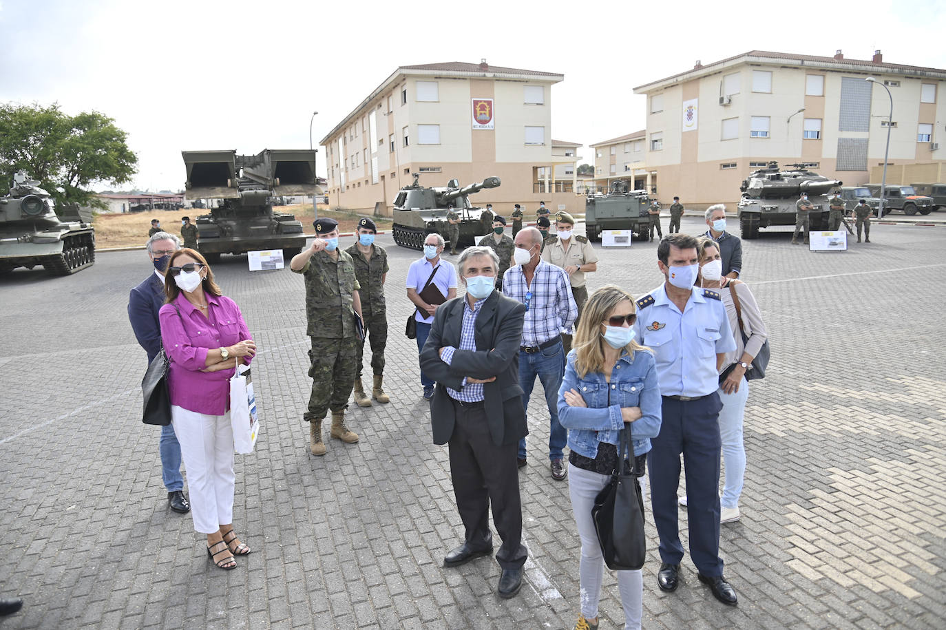 Militares en la base General Menacho