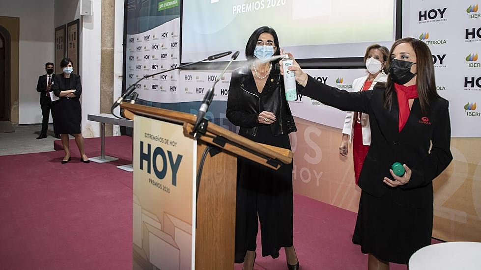 La nueva normalidad. El atril se desinfectó después de cada intervención. 