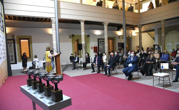 Manuela Martín se dirige a un público reducido, el pasado jueves en la 32 edición de los Extremeños de HOY.