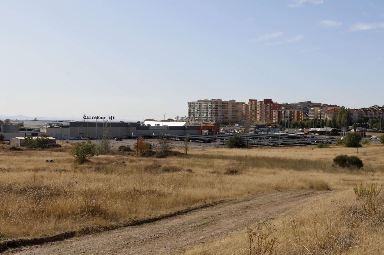 Zona en la que se promueve el parque de medianas, junto a la N-630. 