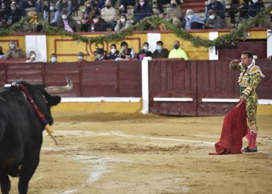 Imagen secundaria 1 - Antonio Ferrera mata en maestro seis sorprendentes zalduendos en Badajoz