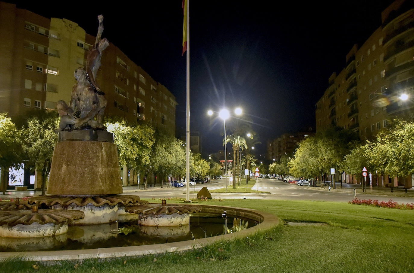 Fotos: Calles vacías en Cáceres y Badajoz por el toque de queda