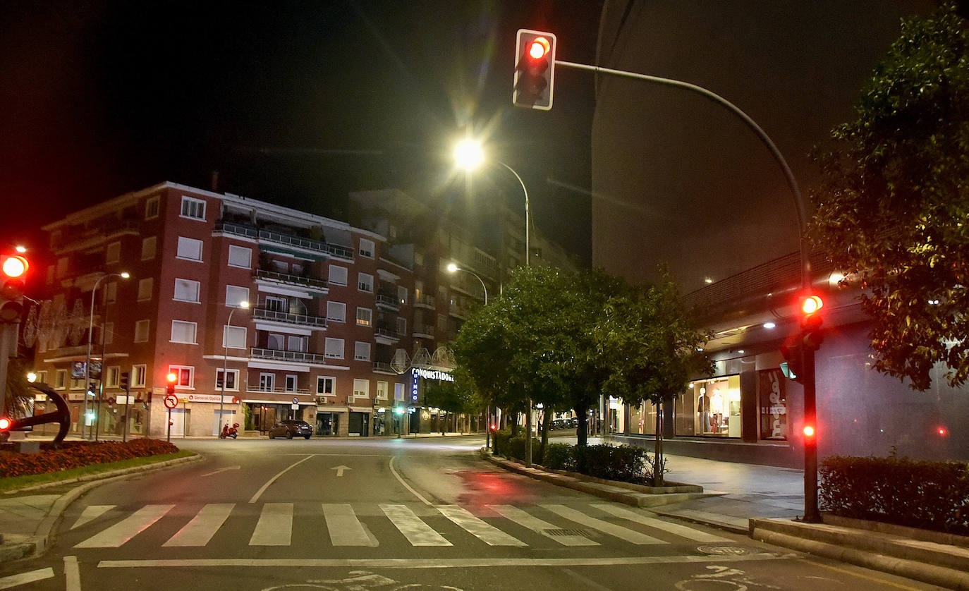 Fotos: Calles vacías en Cáceres y Badajoz por el toque de queda