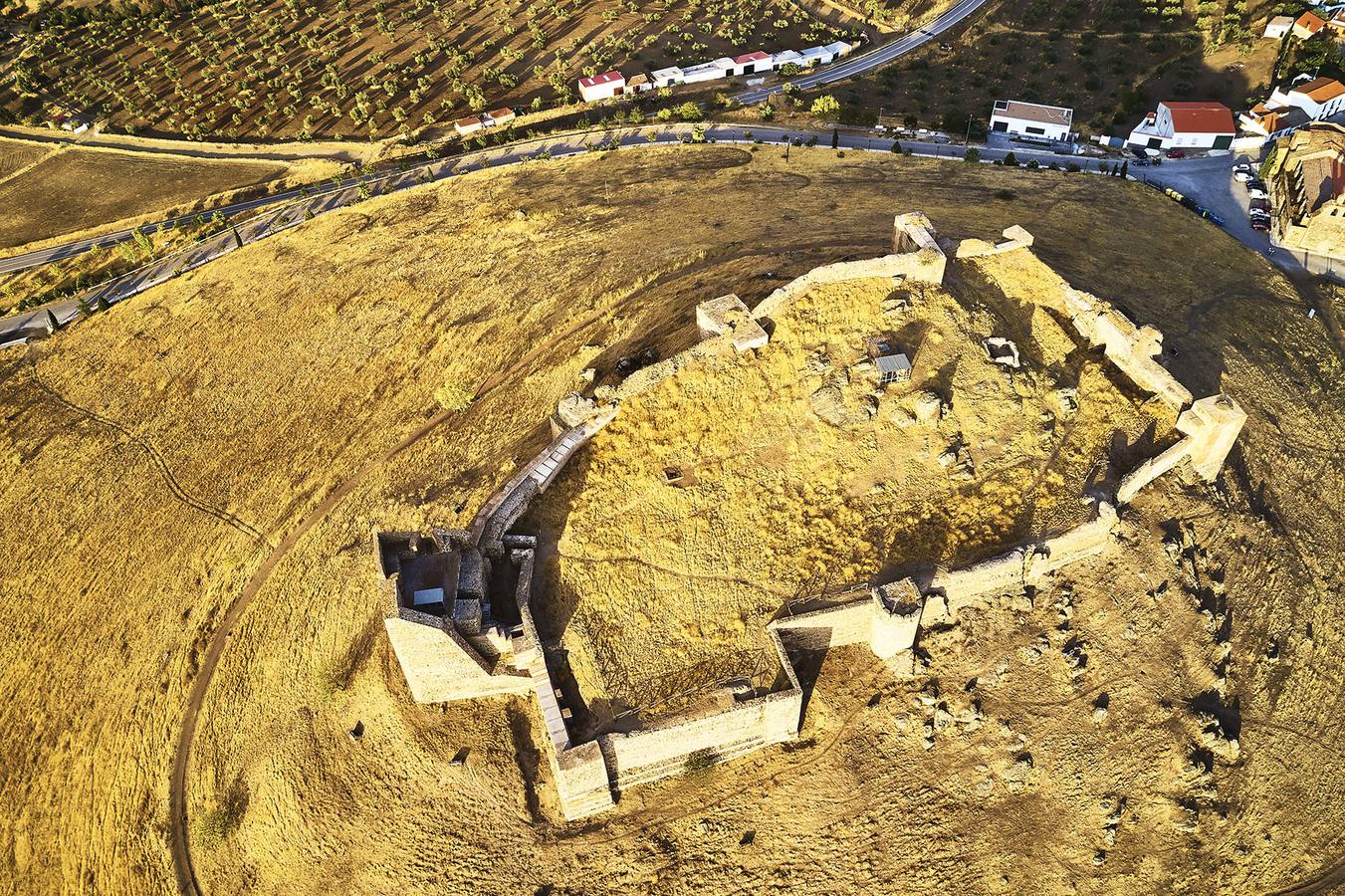 Vista aérea del castillo de Montemolín