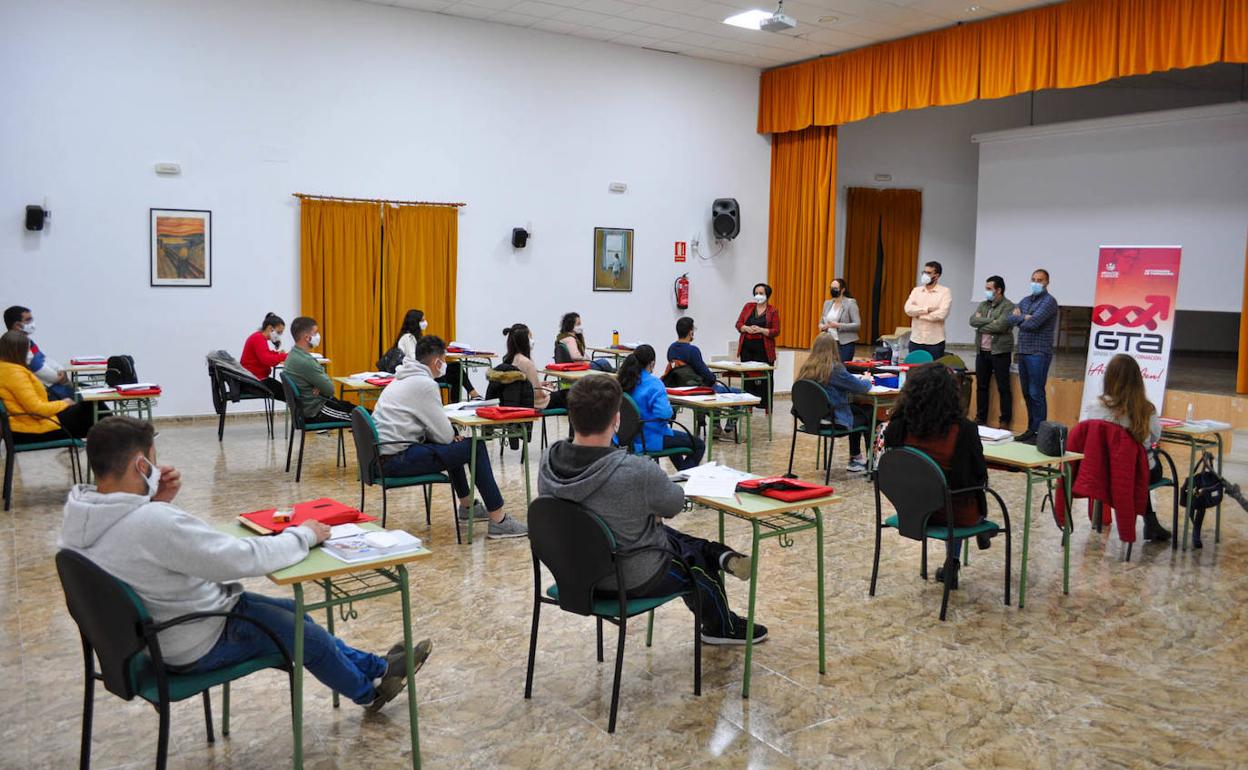 La Diputación de Badajoz comienza un curso de Auxiliar de Veterinaria en Alconera