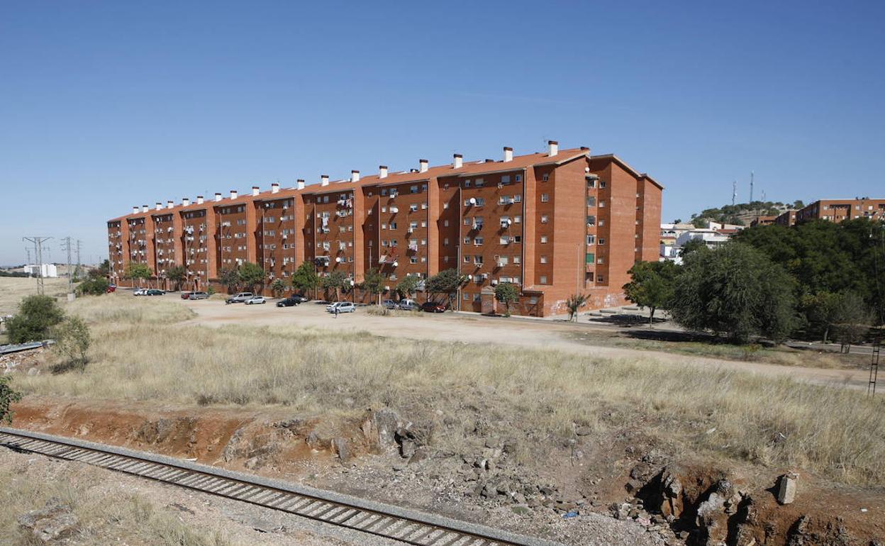 La Policía Nacional de Cáceres realiza un control en Aldea Moret para detectar fraudes en los suministros