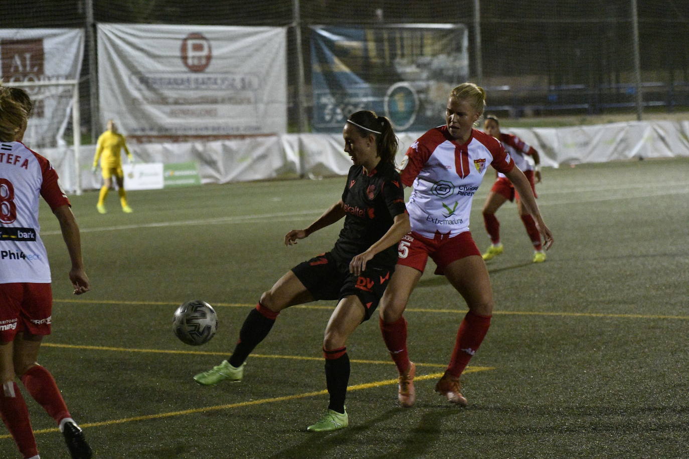 Fotos: La clase de la Real puede con la ilusión del Santa Teresa (0-4)